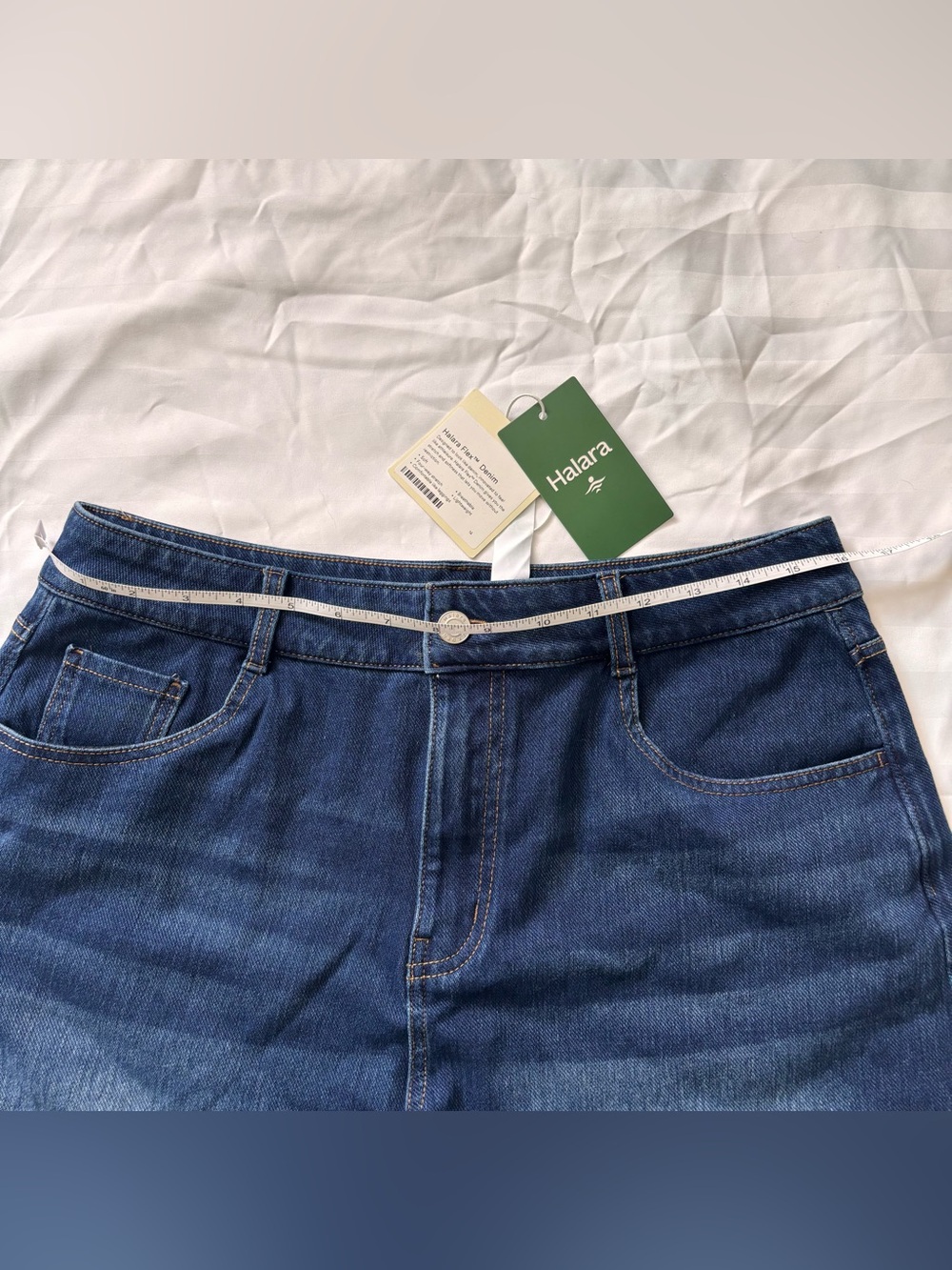 Halara Women's Denim Flex Shorts Soft Jean Lightweight Breathable Size L NEW - Picture 5 of 9